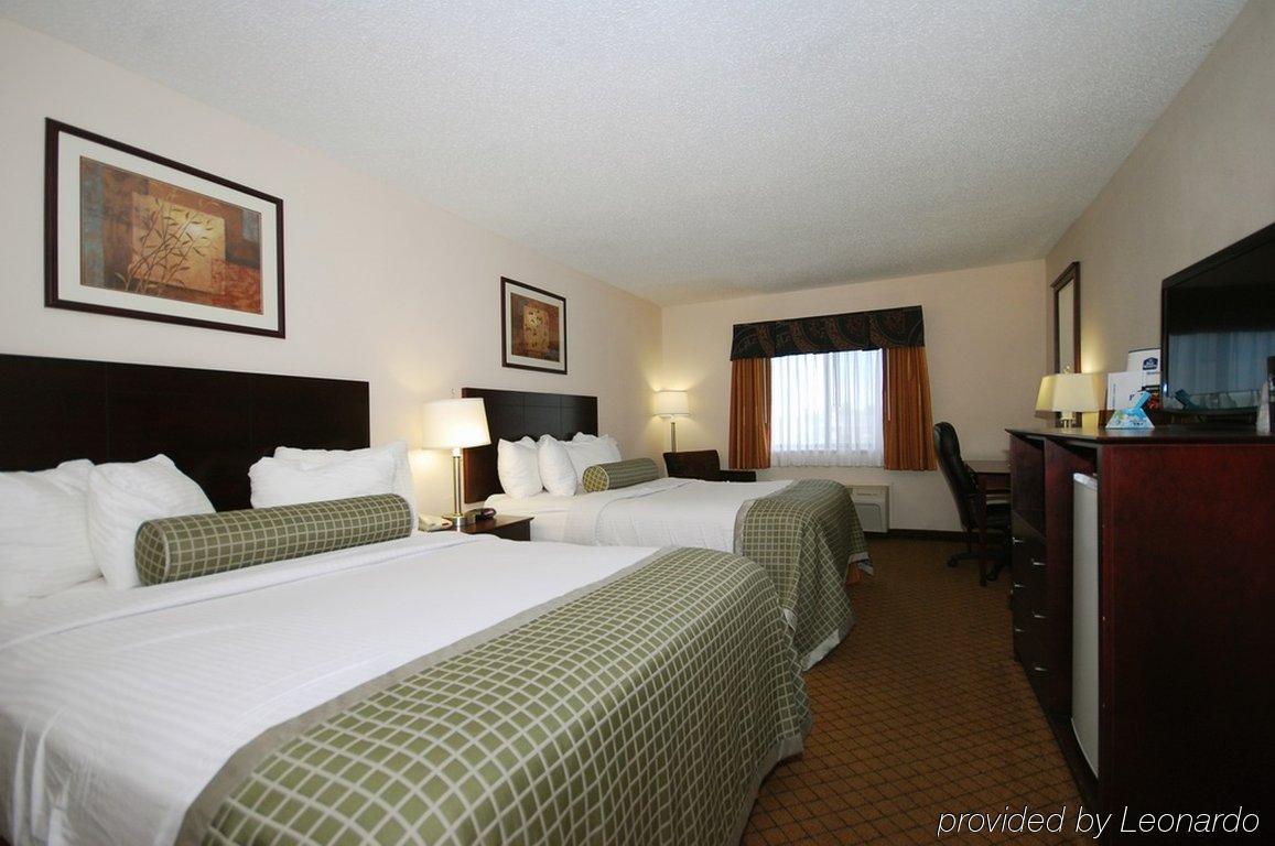 Baymont By Wyndham Delaware Hotel Room photo